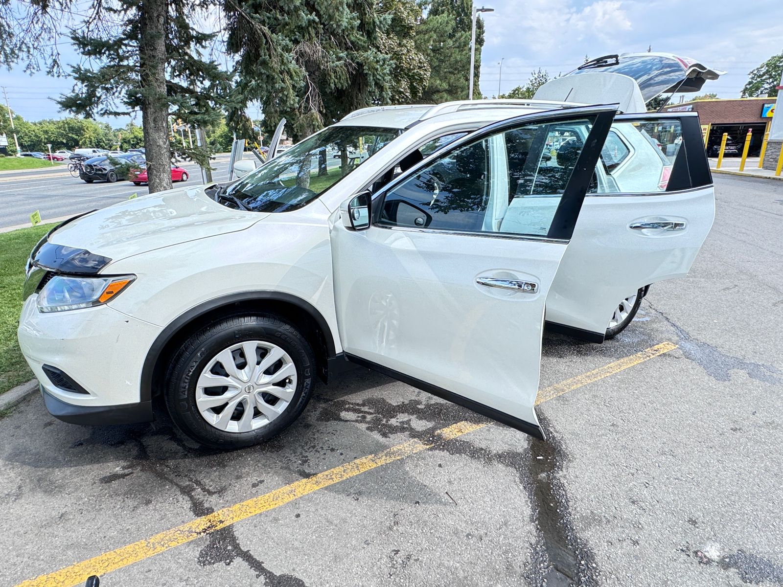 
								Nissan Rogue full									