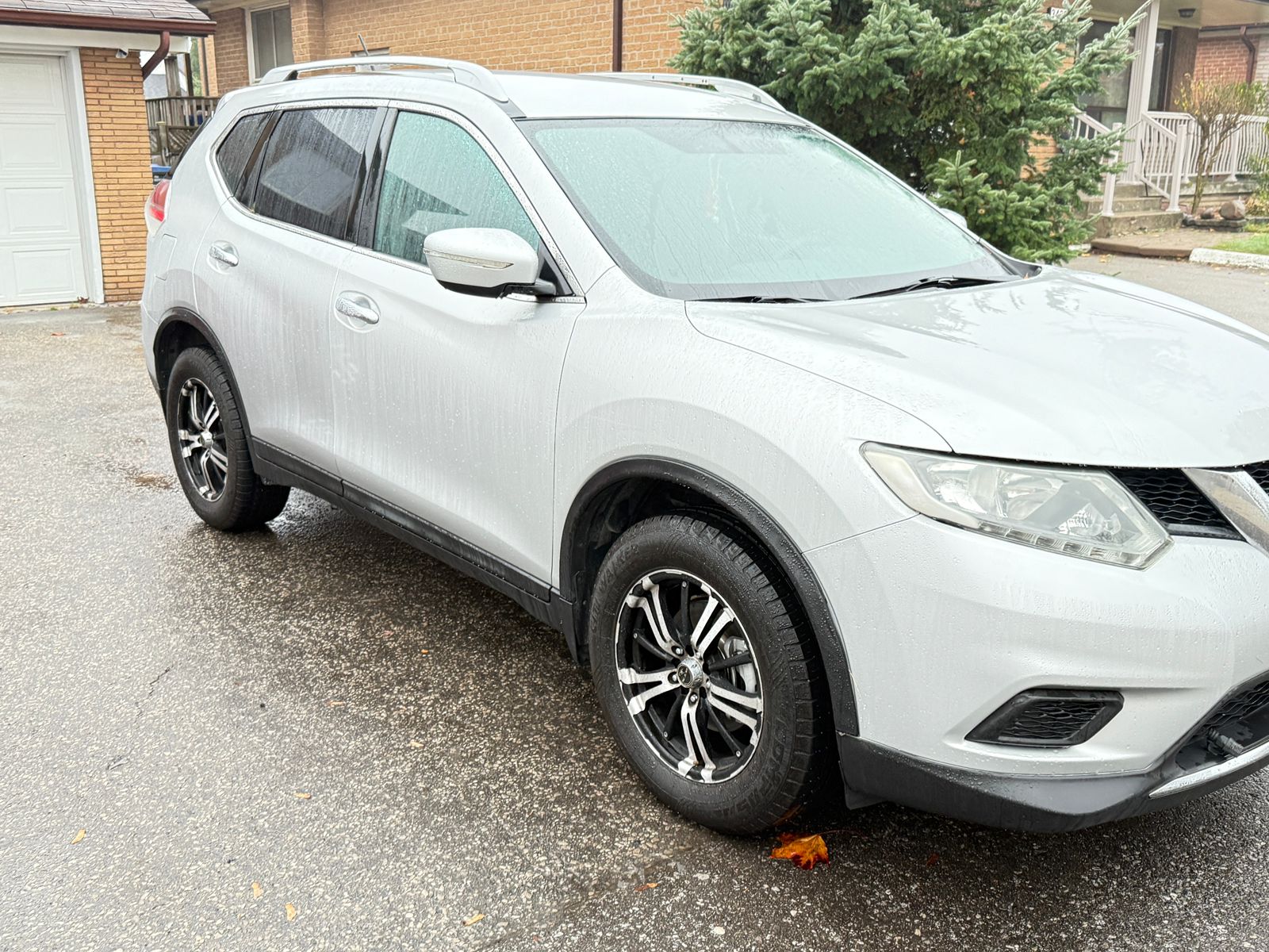 
								Nissan Rogue full									