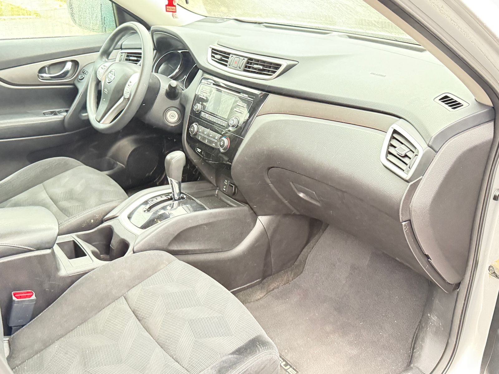 
								Nissan Rogue full									